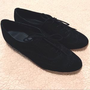 Black Suede Oxford-style Shoes